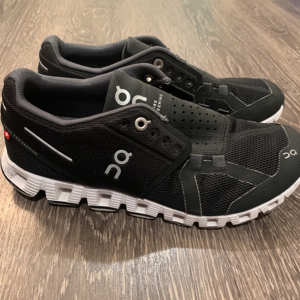 On cloud tennis shoes